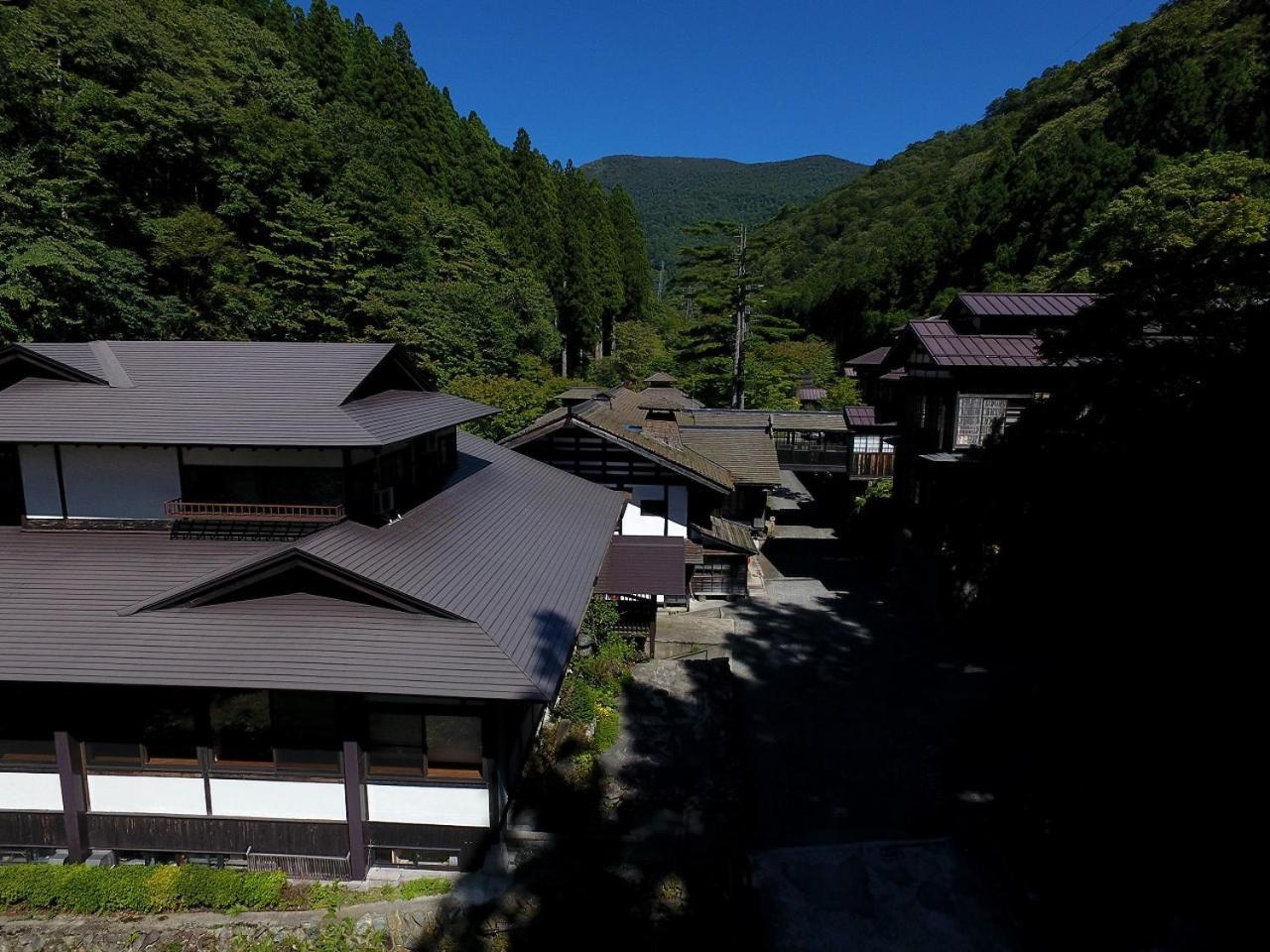 Отель Houshi Onsen Chojukan Минаками Экстерьер фото