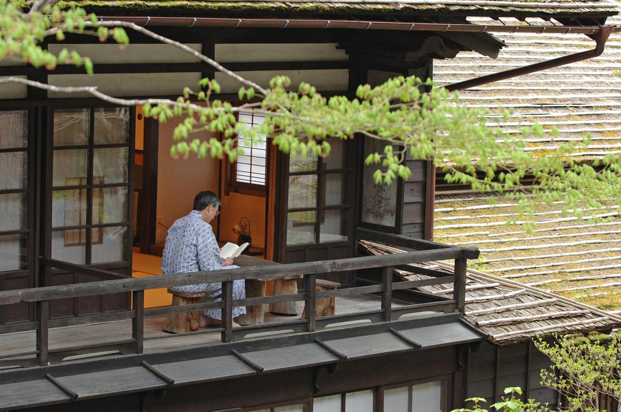 Отель Houshi Onsen Chojukan Минаками Экстерьер фото