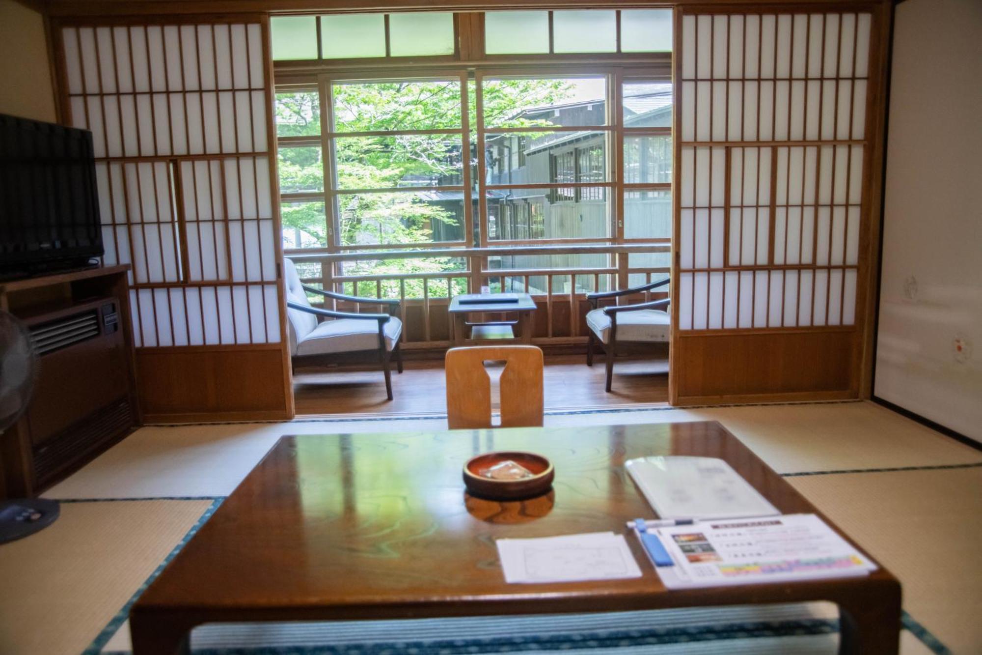 Отель Houshi Onsen Chojukan Минаками Экстерьер фото