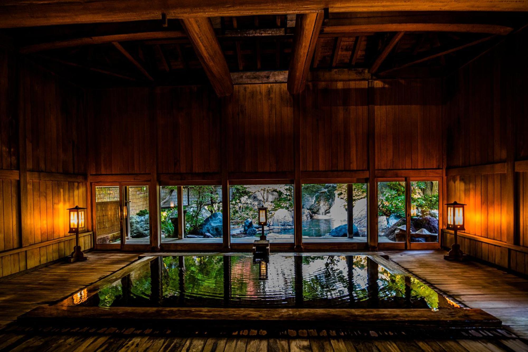 Отель Houshi Onsen Chojukan Минаками Экстерьер фото