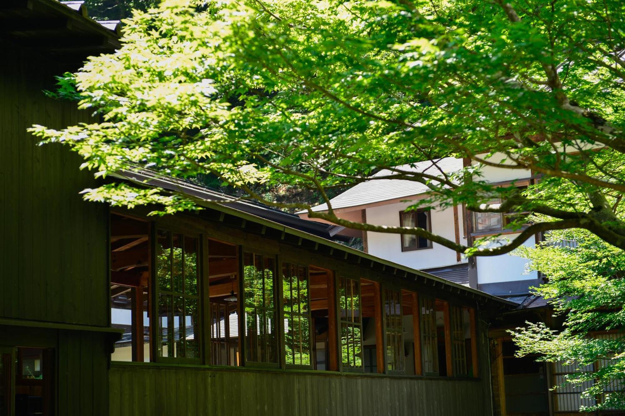 Отель Houshi Onsen Chojukan Минаками Экстерьер фото