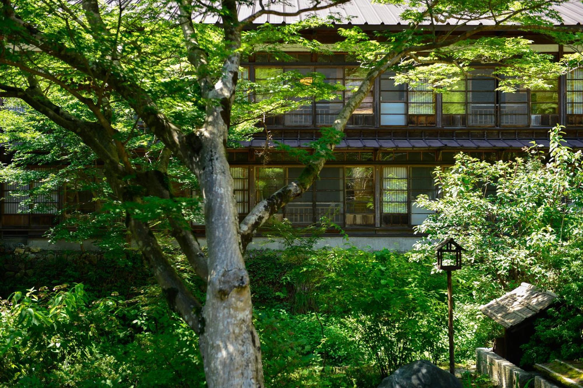 Отель Houshi Onsen Chojukan Минаками Экстерьер фото