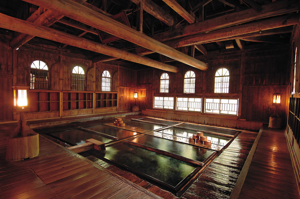 Отель Houshi Onsen Chojukan Минаками Экстерьер фото